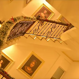 https://negombo-new-queens-palace.negombohotels.net