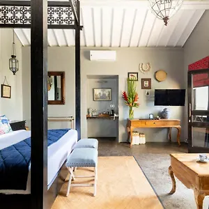 https://11-on-kajeng.ubudhotelsnow.com