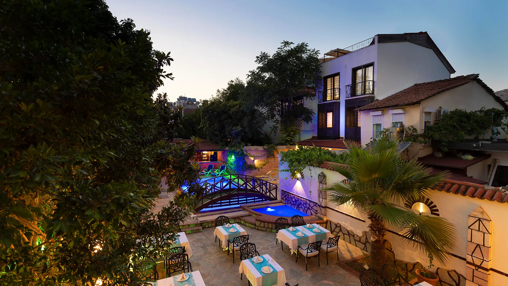Castle Old Town Hotel Antalya
